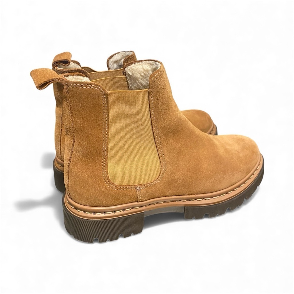 NWOB Danessa Leather Suede Chelsea Lug Sole Boots Made in Portugal Size 38/7.5 - Picture 4 of 7